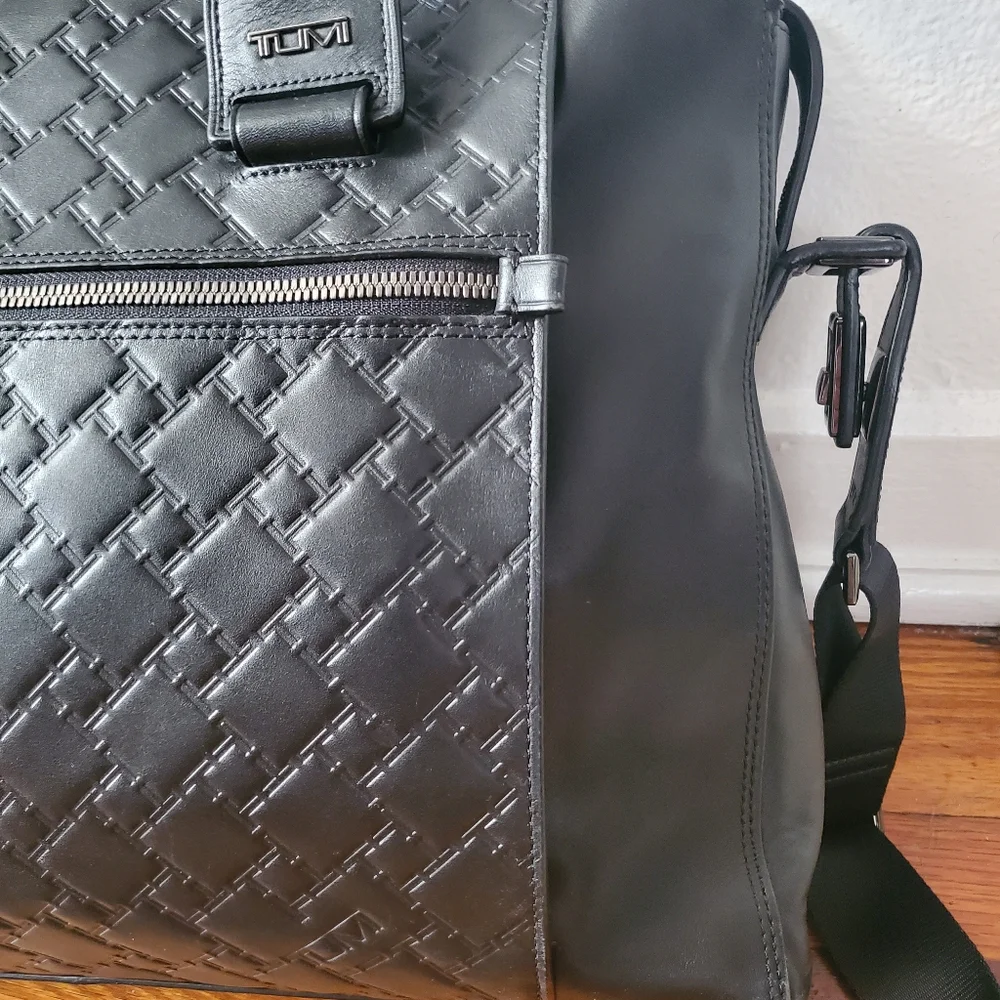 Authentic TUMI Y2K briefcase shoulder/hand business tech vintage black leather b